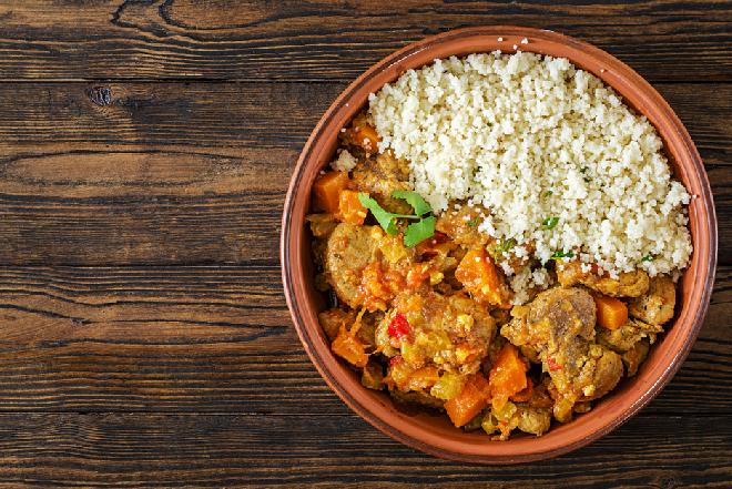 Gulasz z indyka z kaszą bulgur z menu beszamel