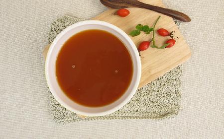 Aromatyczna zupa krem z dzikiej róży