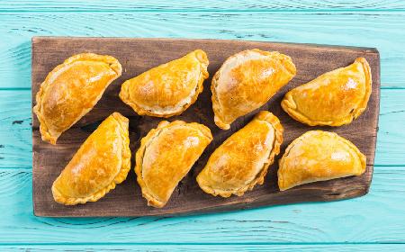 Empanadas z kurczakiem: pieczone pierogi łatwiejsze niż myślisz