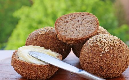 Keto pieczywo - przepis na pyszne keto bułki, sycące na długo