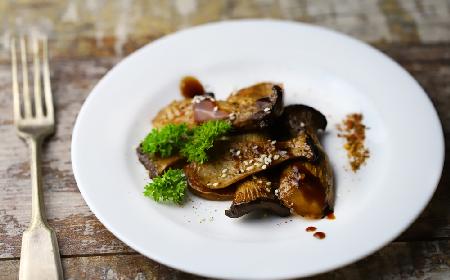 Grillowane boczniaki w winnej marynacie - zakochasz się w ich smaku!