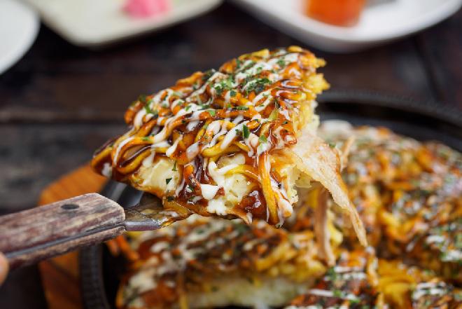 Naleśnikowa pizza - jak zrobić pizzę z naleśników