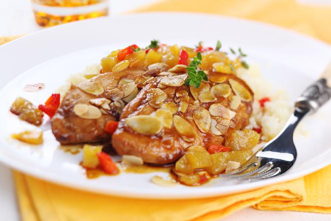 Filety drobiowe w sosie z pitnego miodu i jabłek